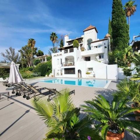 Chalet en venta en Marbella, Nueva Andalucía photo 0