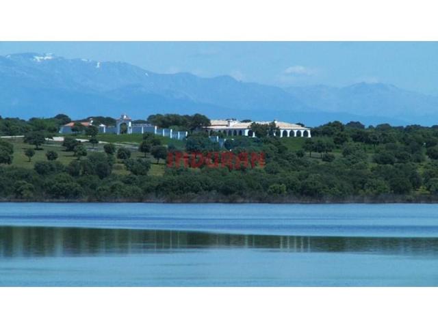 Chalet en venta en Peraleda de la Mata photo 0