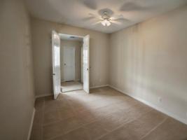 Edificio en venta en Barcelona, Sant Antoni photo 0