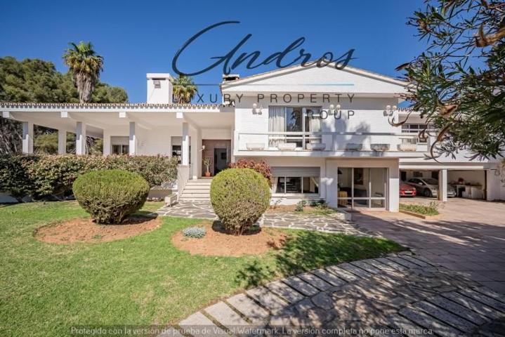 Chalet en venta en Marbella, Marbella Centro photo 0