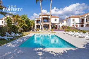 Chalet en venta en Adeje, Costa Adeje photo 0