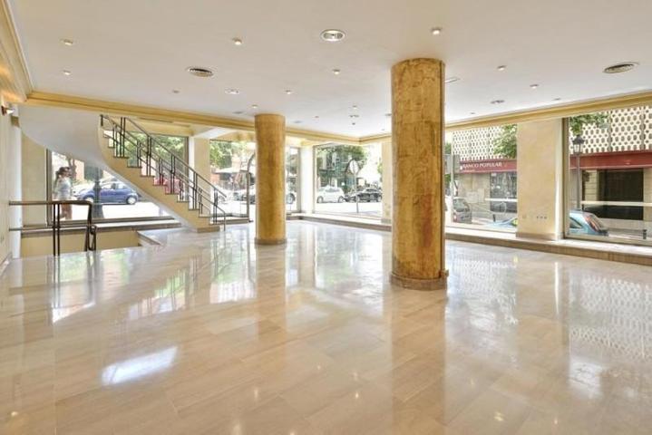 Local comercial en venta en Marbella, Marbella Centro photo 0