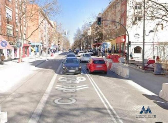 Local comercial en venta en Madrid, Calle Alcalá, 28014 photo 0