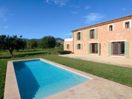 Casa con terreno en venta en Alaró photo 0