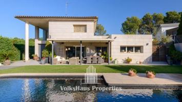 Chalet en venta en Sant Cugat del Vallès, Eixample photo 0