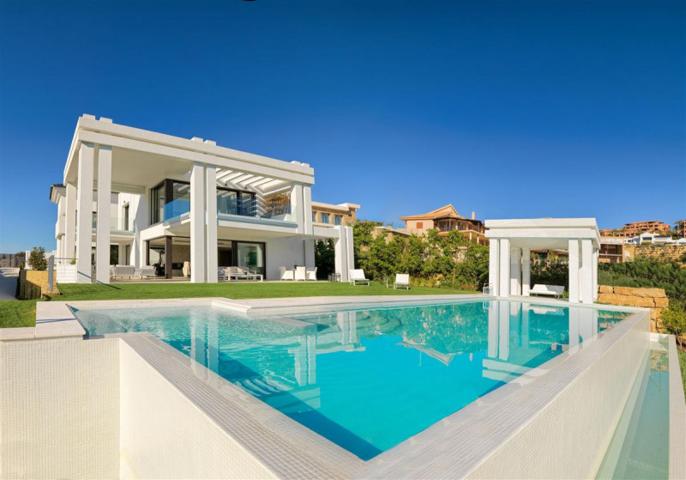 Chalet en venta en Benahavís, Los Flamingos photo 0