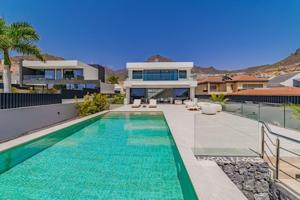 Chalet en venta en Adeje photo 0