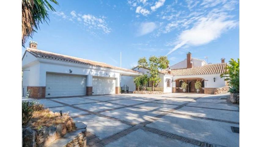 Chalet en venta en Alhaurín el Grande, Buenavista photo 0