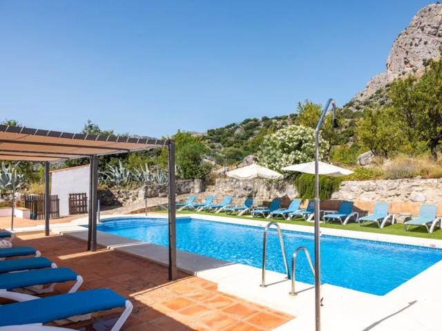 Edificio en venta en Montejaque photo 0