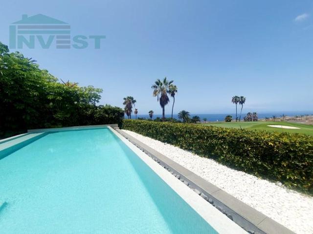 Chalet en venta en Adeje photo 0