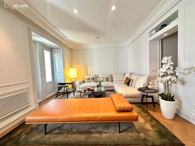 Apartamento en venta en Madrid, Recoletos photo 0