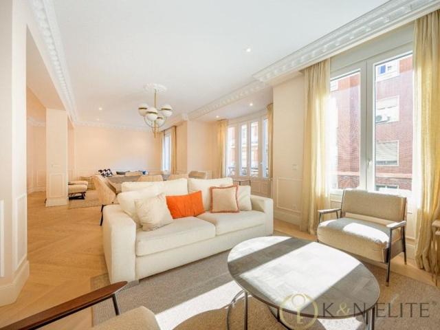 Piso en venta en Madrid, Castellana photo 0