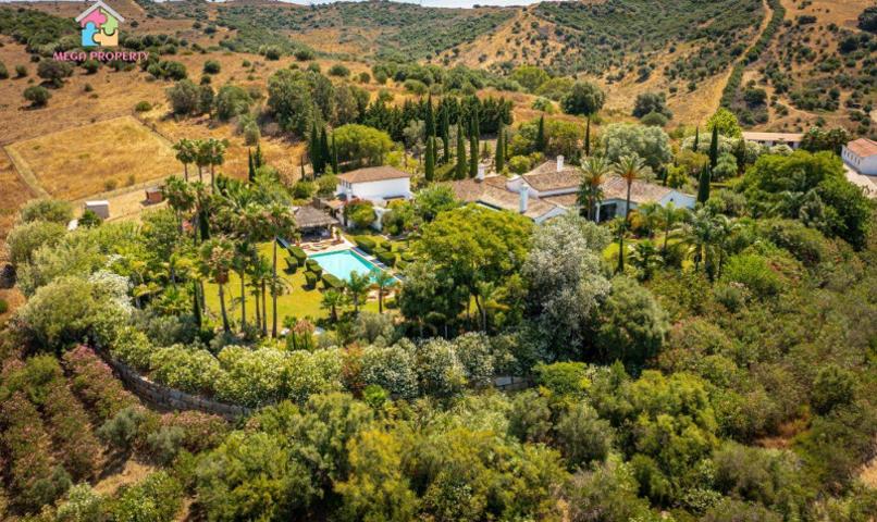 Chalet en venta en Sotogrande, Sotogrande photo 0