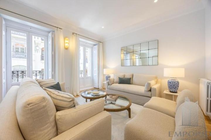 Piso en venta en Madrid, Retiro, Jerónimos photo 0