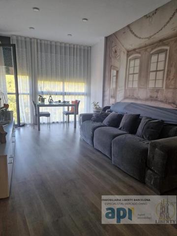 Edificio en venta en Badalona, Centro photo 0