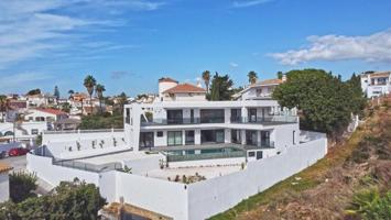 Chalet en venta en Mijas, Calaburra - Chaparral photo 0