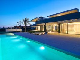 Chalet en venta en Marbella, Benahavis photo 0