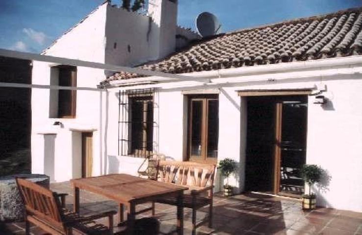 Chalet en venta en Estepona, Las Lomas photo 0