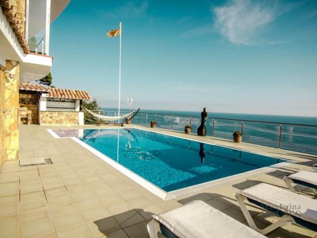 Casa en venta en Lloret de Mar photo 0