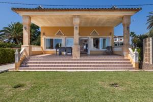 Chalet en venta en Denia, LES MARINES photo 0