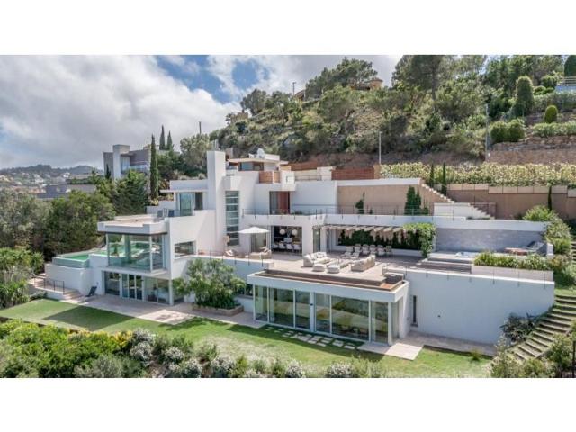 Chalet en venta en Begur photo 0