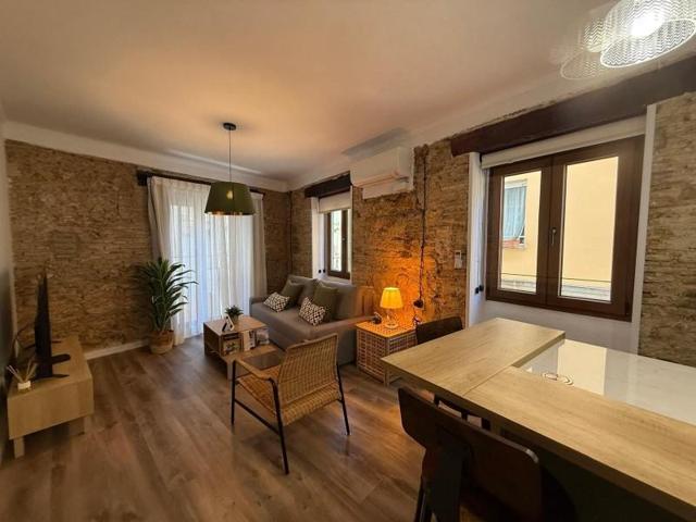 Edificio en venta en Valencia, Ciutat Vella photo 0