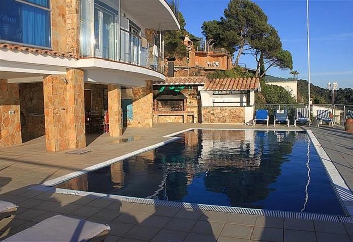 Chalet en venta en Lloret de Mar, Cala Canyelles photo 0