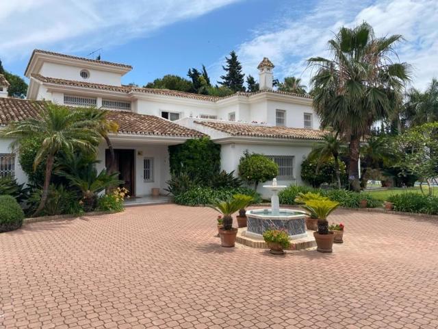 Chalet en venta en Marbella, Guadalmina baja photo 0