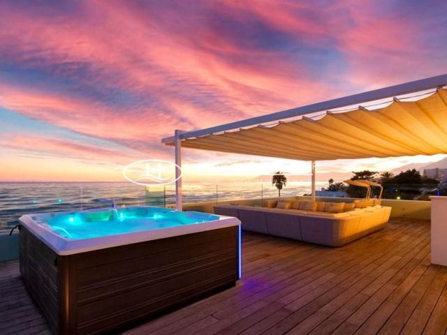 Chalet en venta en Marbella photo 0