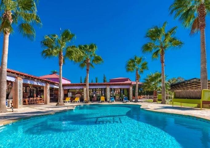 Chalet en venta en Coín, Malara photo 0