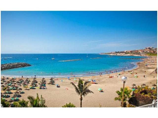 Edificio en venta en Adeje photo 0