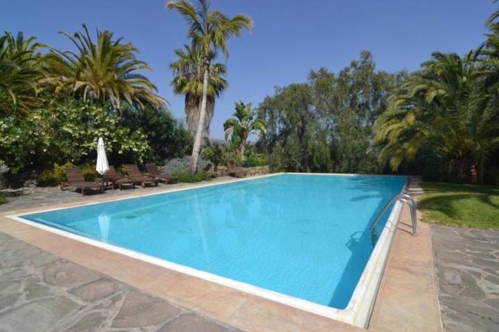 Edificio en venta en San Bartolomé de Tirajana, Monte León photo 0