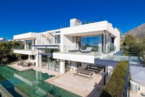 Chalet en venta en Marbella photo 0