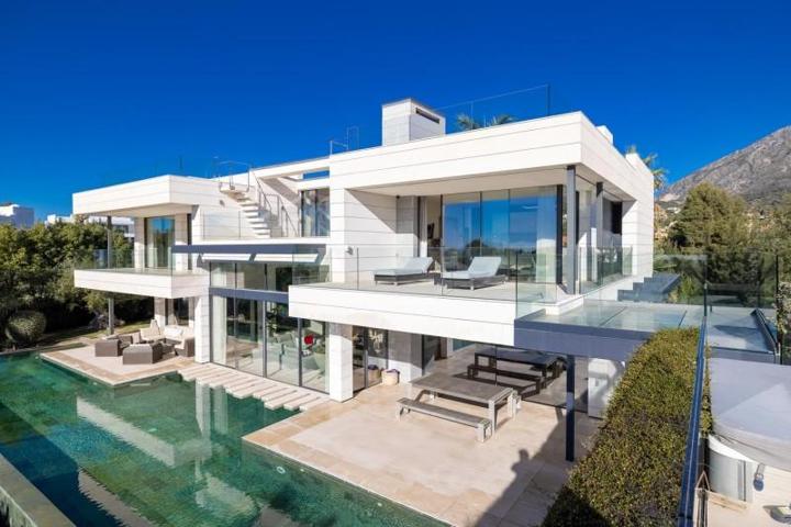 Chalet en venta en Marbella photo 0