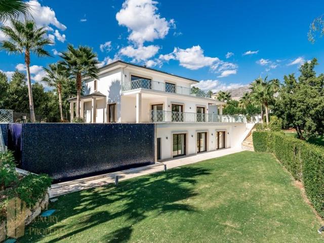 Chalet en venta en Marbella, Aloha photo 0