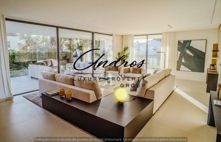 Chalet en venta en Marbella, Milla de oro photo 0
