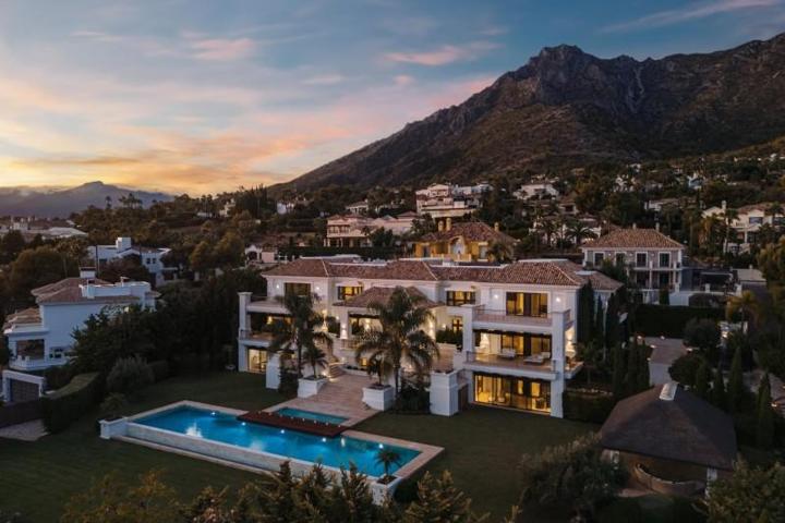 Chalet en venta en Marbella, Milla de oro photo 0