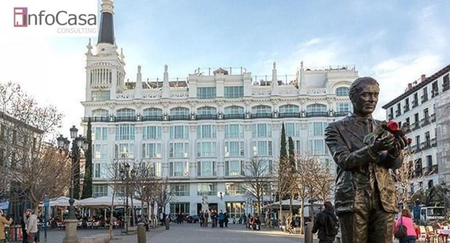 Edificio en venta en Madrid, Cortes photo 0