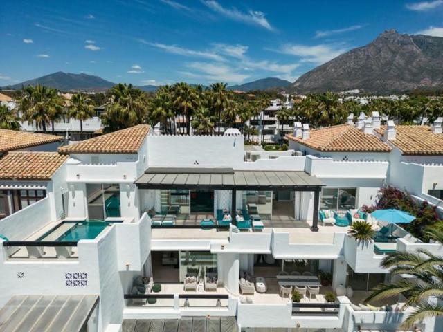 Atico Duplex en venta en Marbella, Marbella Club photo 0