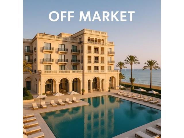 Edificio en venta en Estepona photo 0