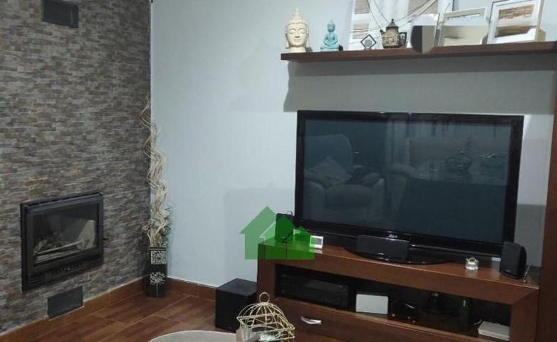 Casa con terreno en venta en Puebla de la Calzada photo 0