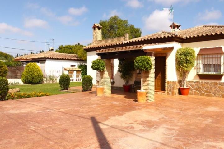 Chalet en alquiler en Chiclana de la Frontera, Panzacola photo 0