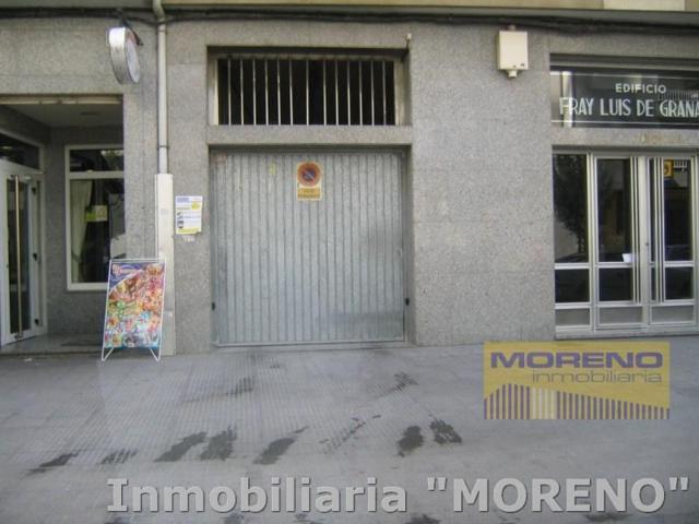 Garaje en alquiler en Sarria photo 0