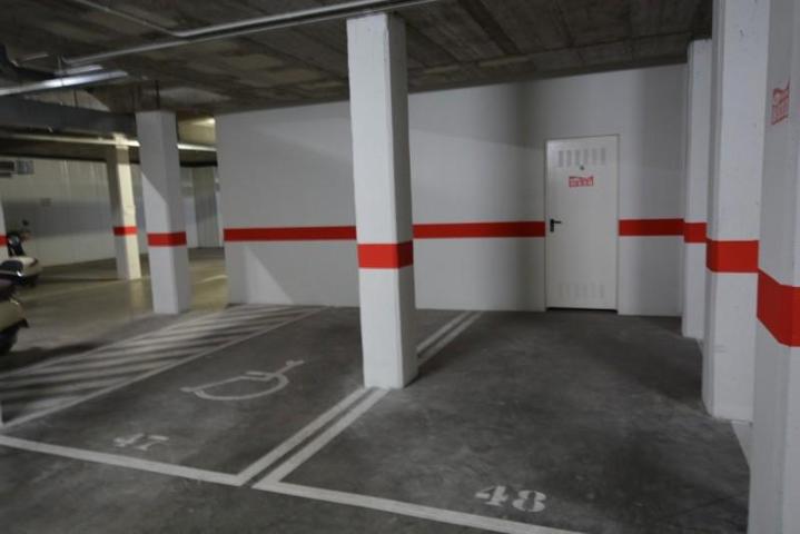 Garaje en alquiler en Sevilla, Tablada photo 0