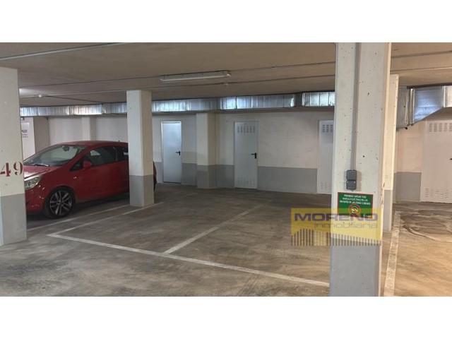 Garaje en alquiler en Sarria photo 0