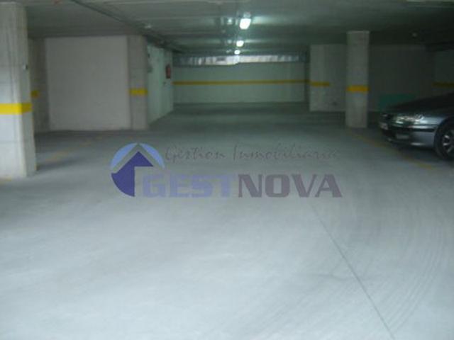 Garaje en alquiler en Santiago de Compostela, Paxonal photo 0