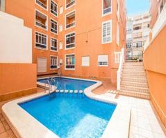 Apartamento en alquiler en Torrevieja, Habaneras photo 0