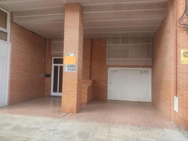 Garaje en alquiler en Almansa, San Roque photo 0