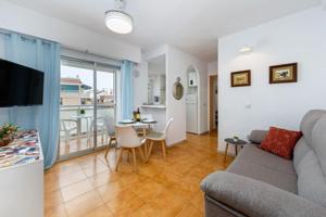 Apartamento en alquiler en Torrevieja, La Mata photo 0