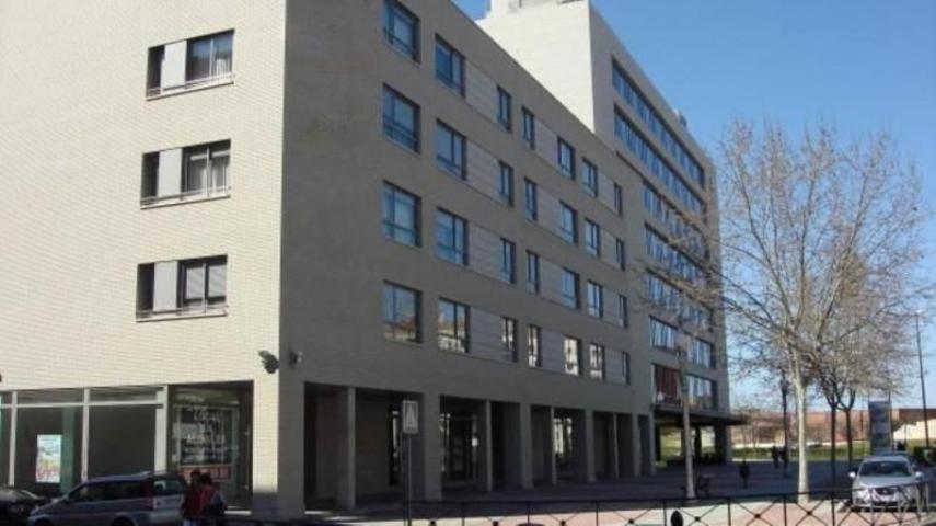 Parking en alquiler en Valladolid, Covaresa photo 0